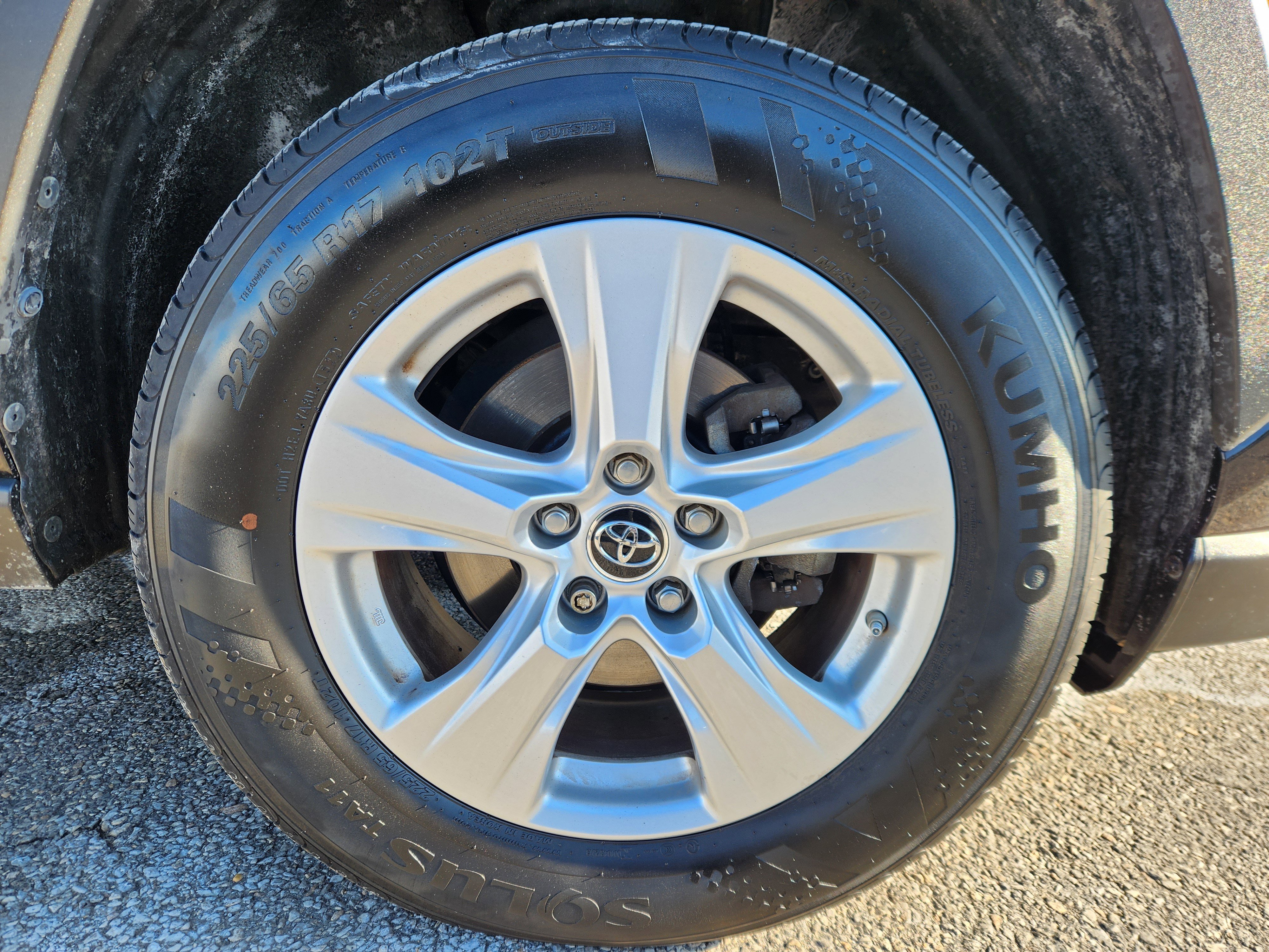 Used 2019 Toyota RAV4 XLE image 20