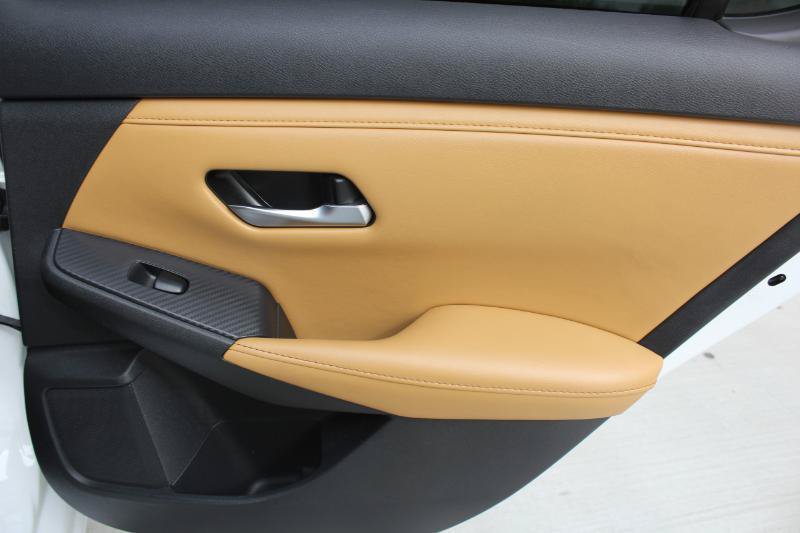 Used 2022 Nissan Sentra SV w/ SV Premium Package FWD image 18
