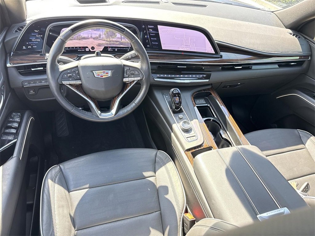Used 2024 Cadillac Escalade ESV Premium Luxury image 20