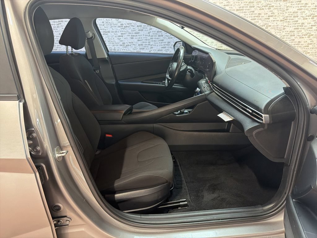 Certified 2023 Hyundai Elantra SEL w/ Convenience Package FWD image 11