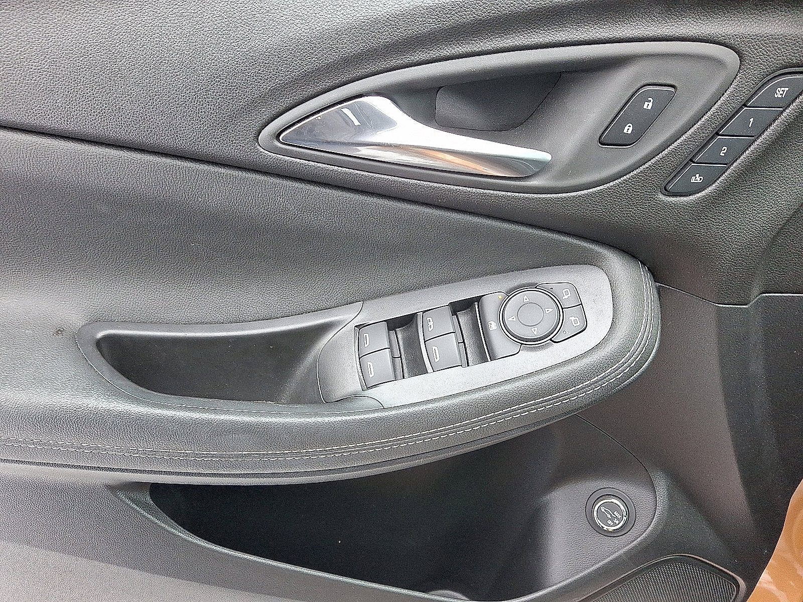 Certified 2025 Buick Encore GX Avenir w/ Avenir Technology Package image 12