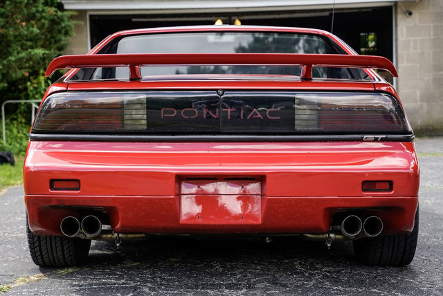 Used 1988 Pontiac Fiero GT RWD image 7