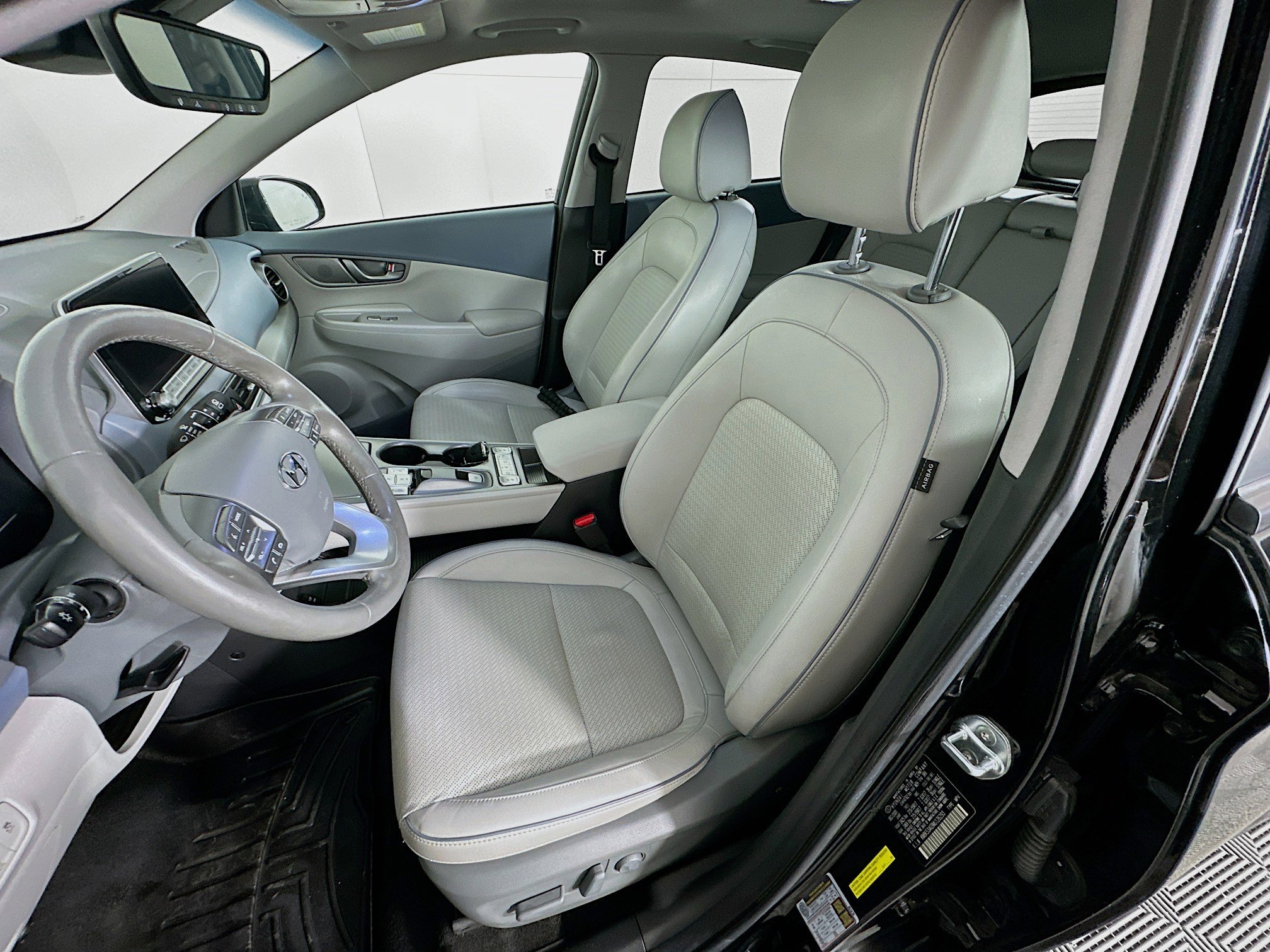 Used 2021 Hyundai Kona Ultimate w/ Cargo Package image 13