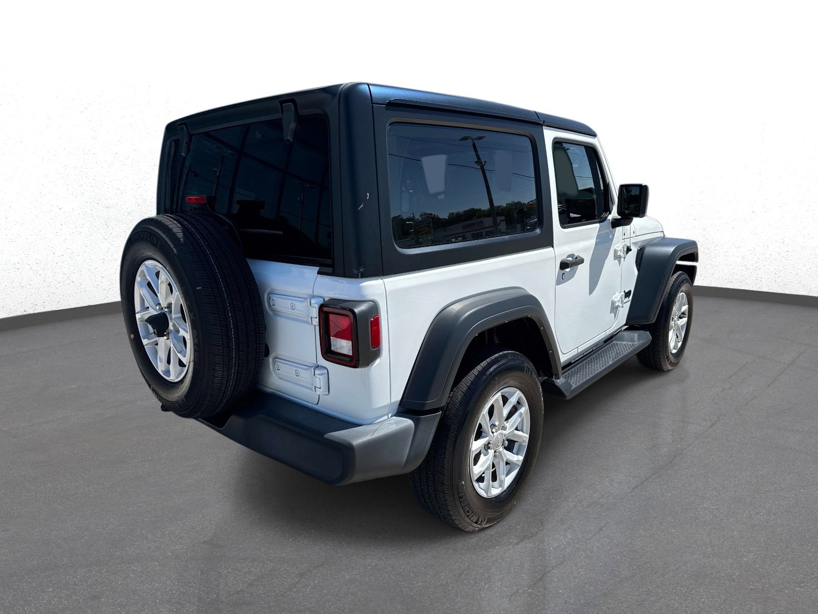 Used 2023 Jeep Wrangler Sport image 3