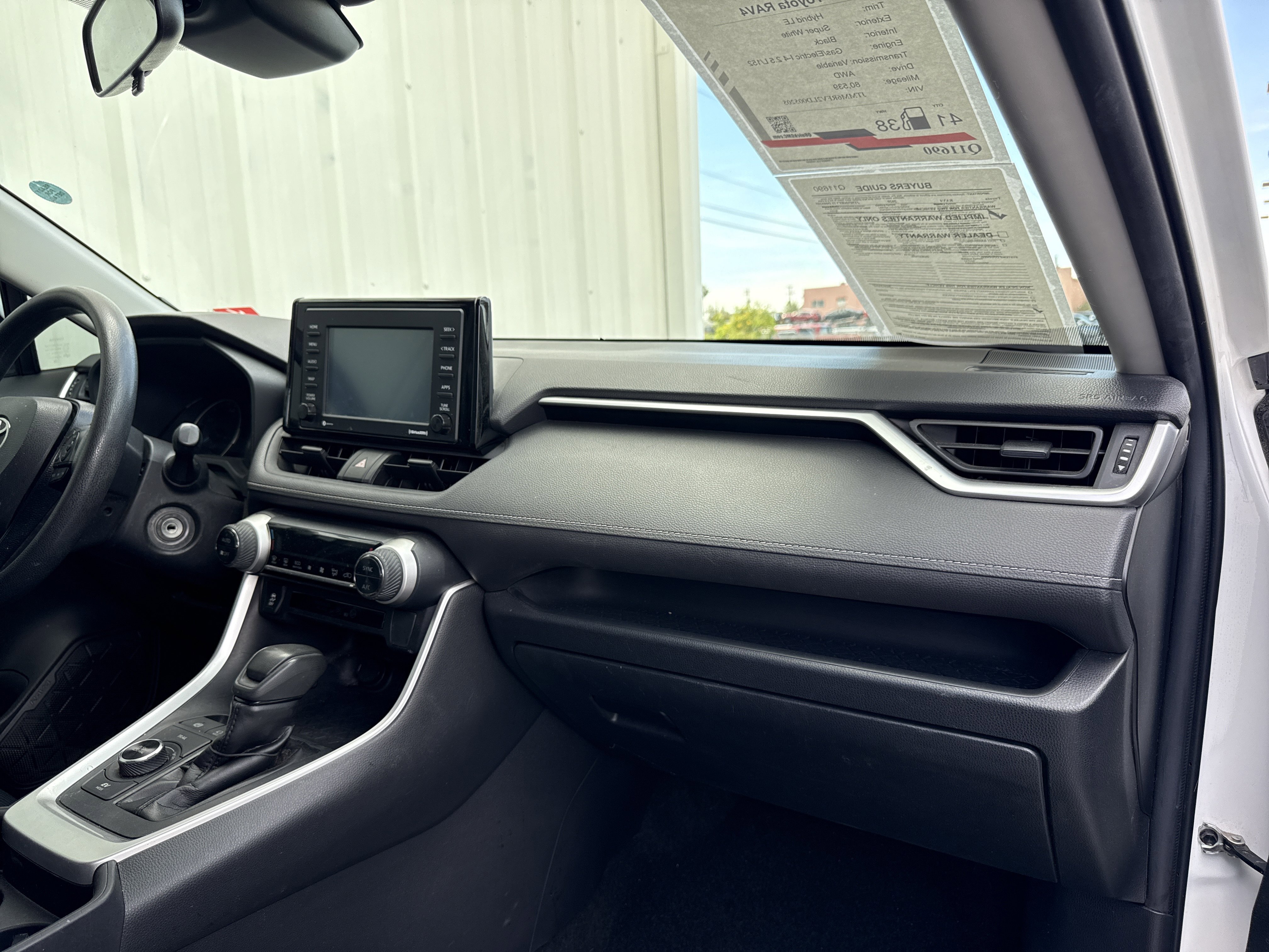 Used 2020 Toyota RAV4 LE image 32