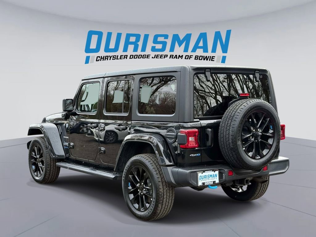 Used 2023 Jeep Wrangler Unlimited Sahara AWD/4WD image 4