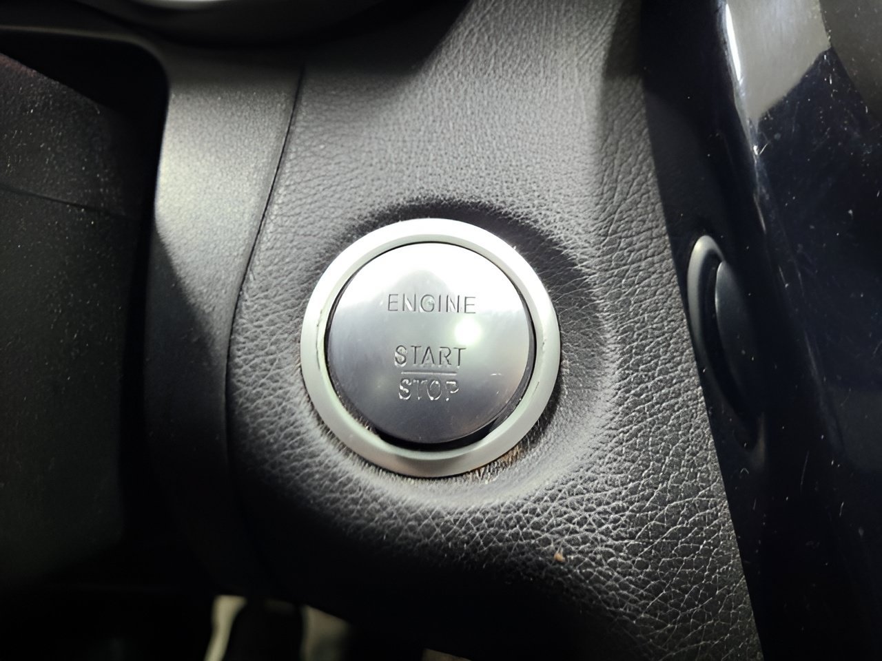 Used 2015 Mercedes-Benz C 300 4MATIC Sedan image 33