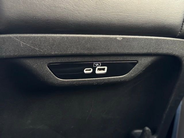 Used 2023 Chrysler Pacifica Limited image 26