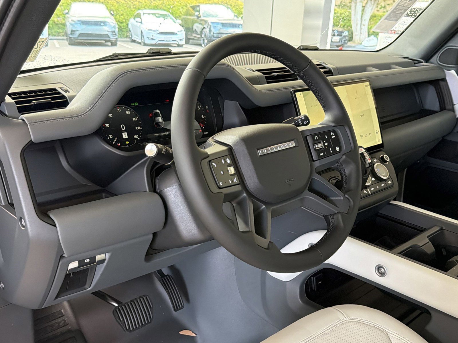 New 2026 Land Rover Defender 110 X-Dynamic SE image 4