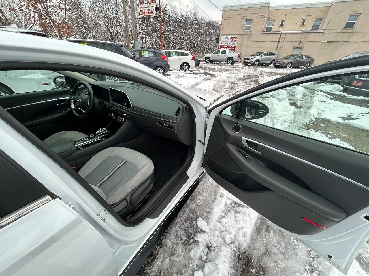 Used 2021 Hyundai Sonata SEL w/ Convenience Package image 9