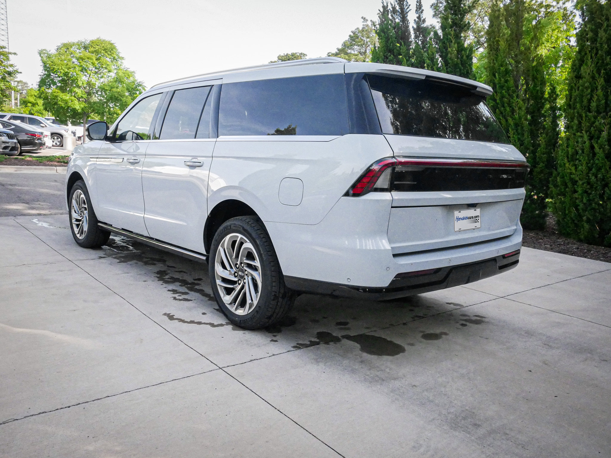Used 2025 Lincoln Navigator L Reserve AWD/4WD image 9