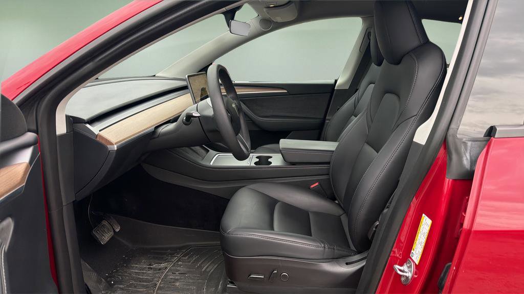 Used 2023 Tesla Model Y Long Range image 11