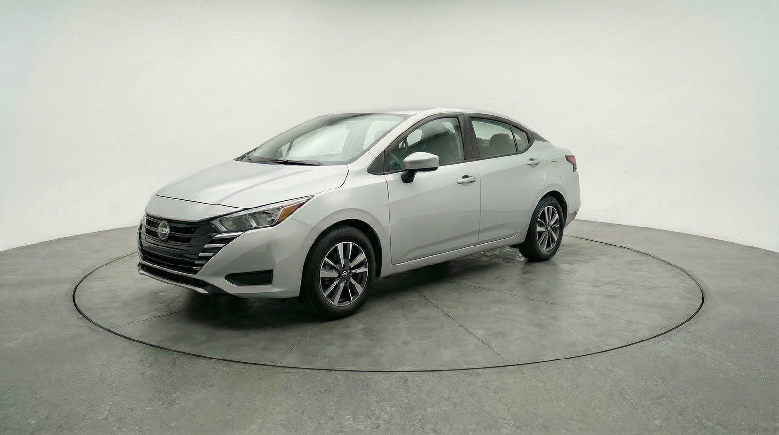 Used 2025 Nissan Versa SV image 3