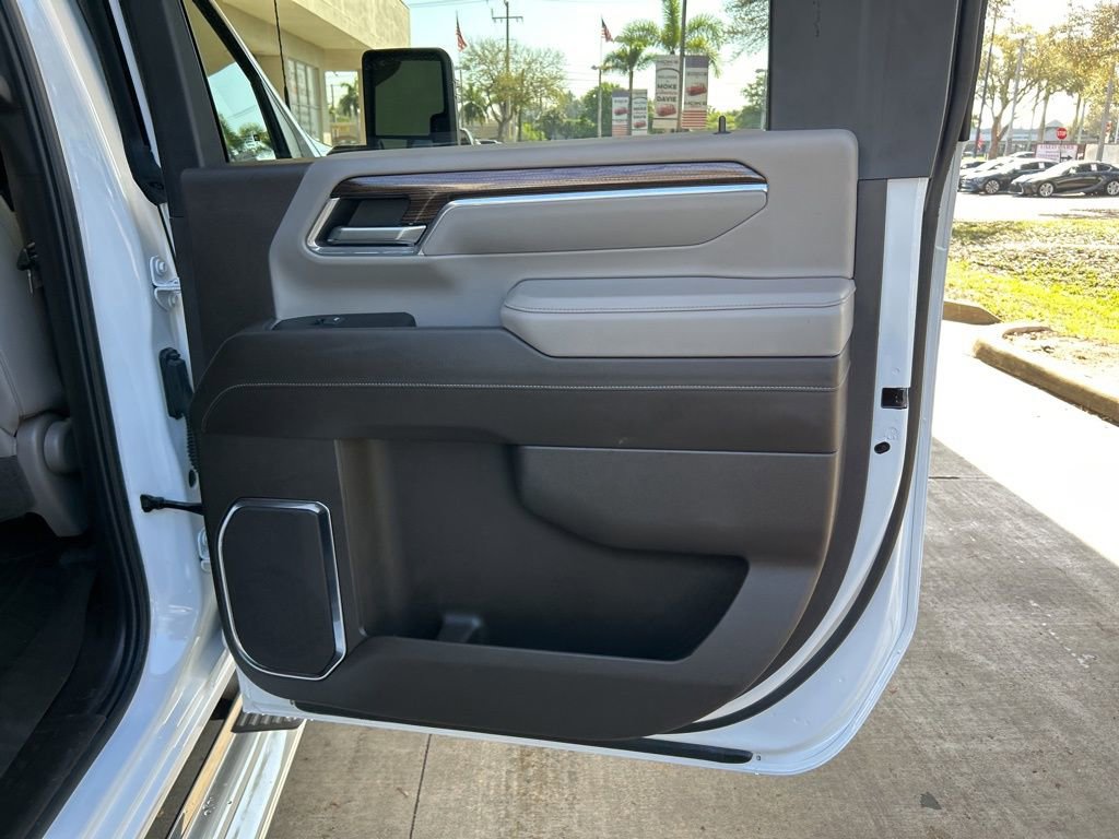 Used 2024 Chevrolet Silverado 2500 LT AWD/4WD image 31