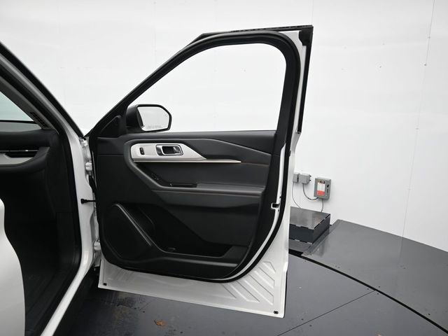 New 2025 Ford Explorer Active w/ Active Comfort Package image 31
