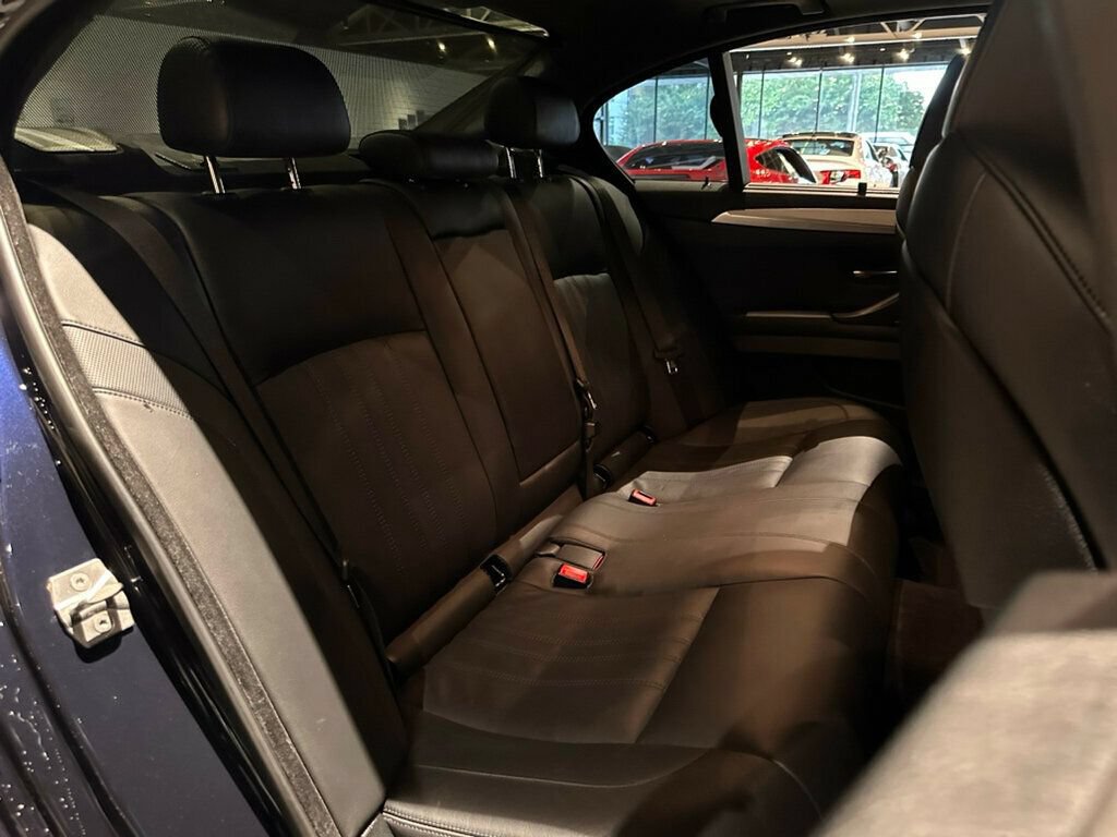 Used 2013 BMW M5 RWD image 23