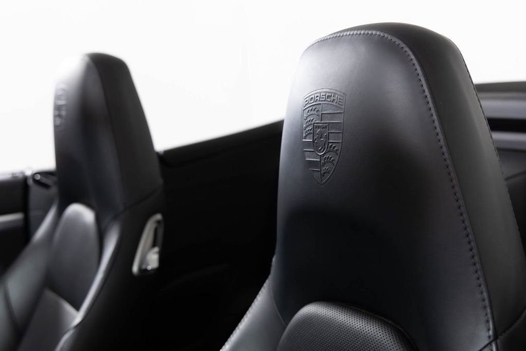 Used 2019 Porsche 911 Turbo image 41