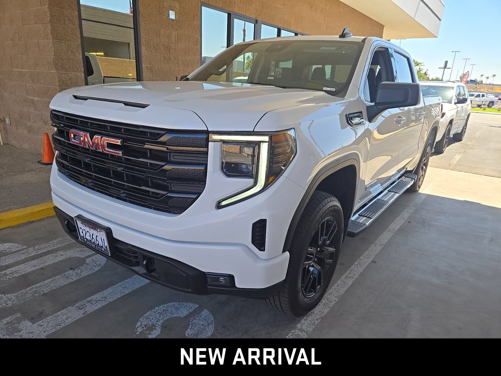 Certified 2026 GMC Sierra 1500 Elevation AWD/4WD image 1