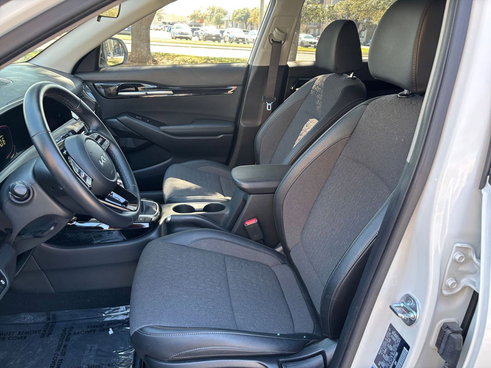 Used 2025 Kia Seltos S image 31