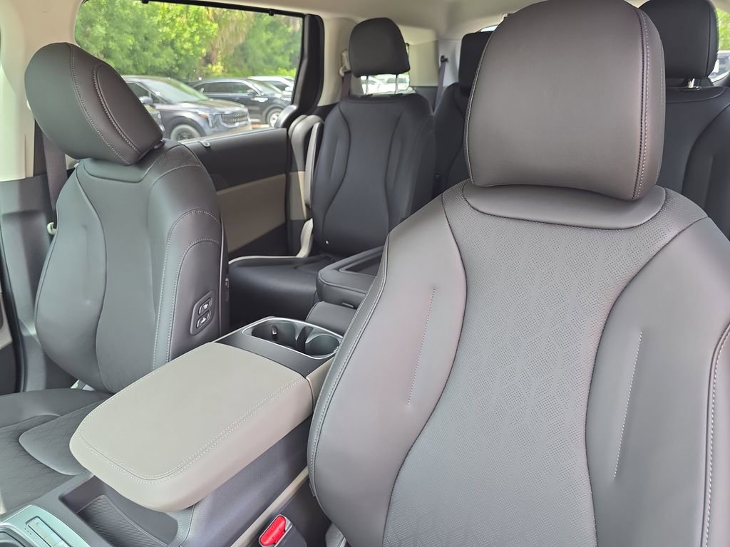 New 2026 Kia Carnival EX image 23