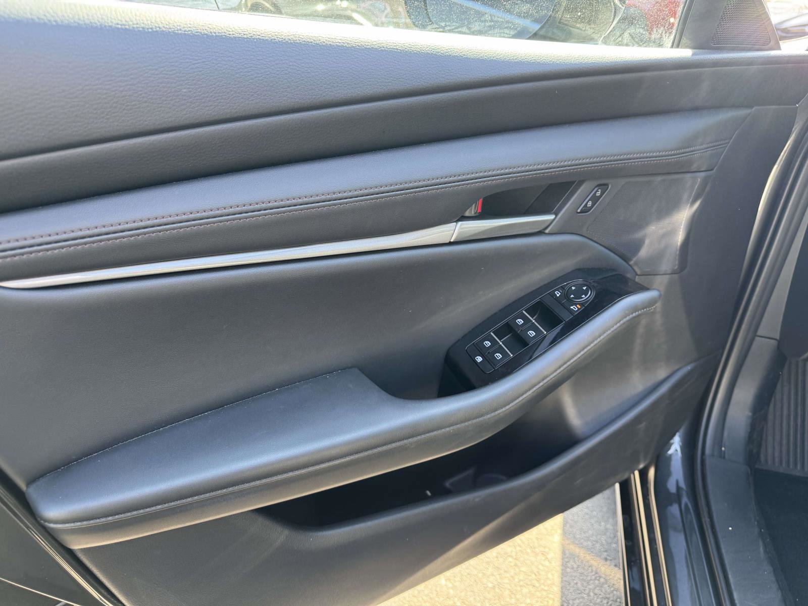 Used 2025 MAZDA MAZDA3 s image 14