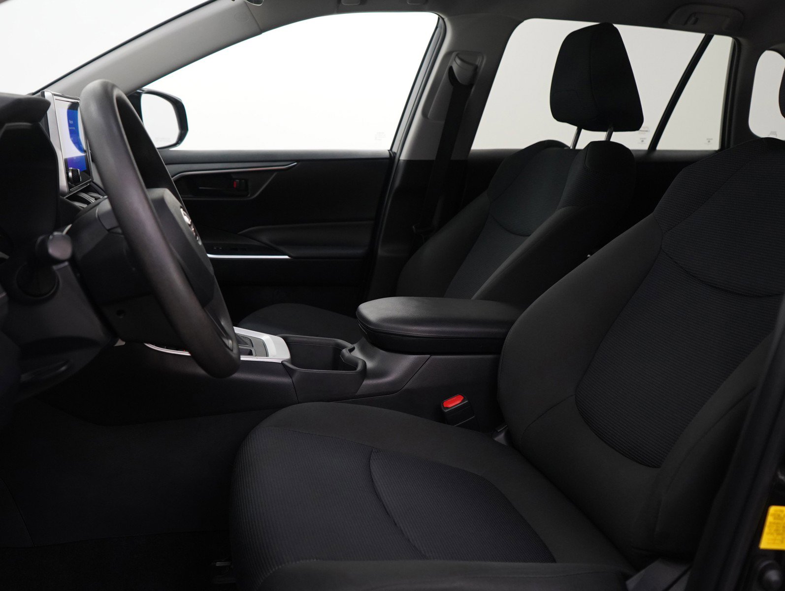 Used 2023 Toyota RAV4 LE image 14