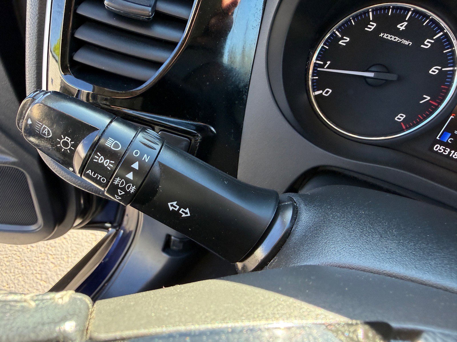 Used 2020 Mitsubishi Outlander SE image 30