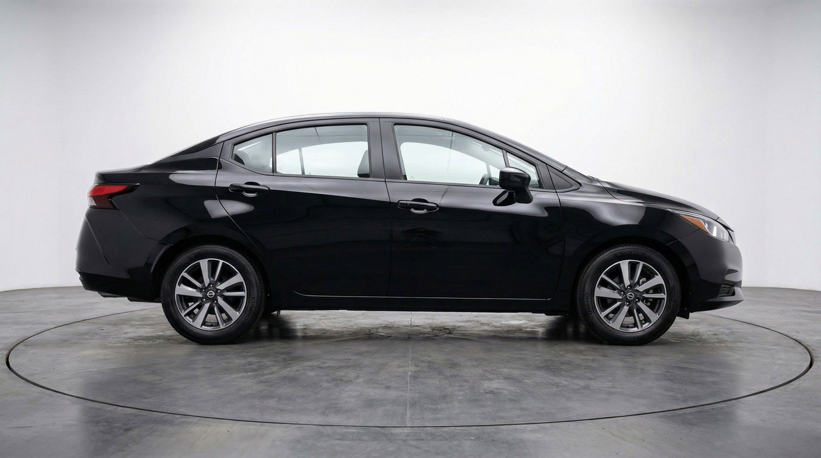 Used 2025 Nissan Versa SV image 11