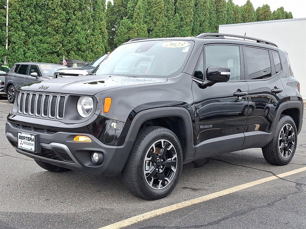 Used 2023 Jeep Renegade Latitude image 3