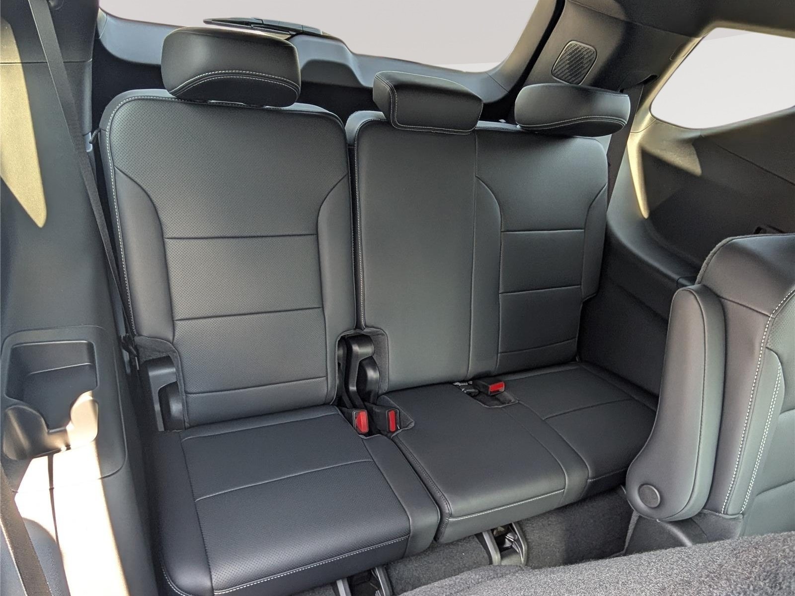 New 2027 Chevrolet Traverse LT w/ Driver Confidence Package FWD image 9