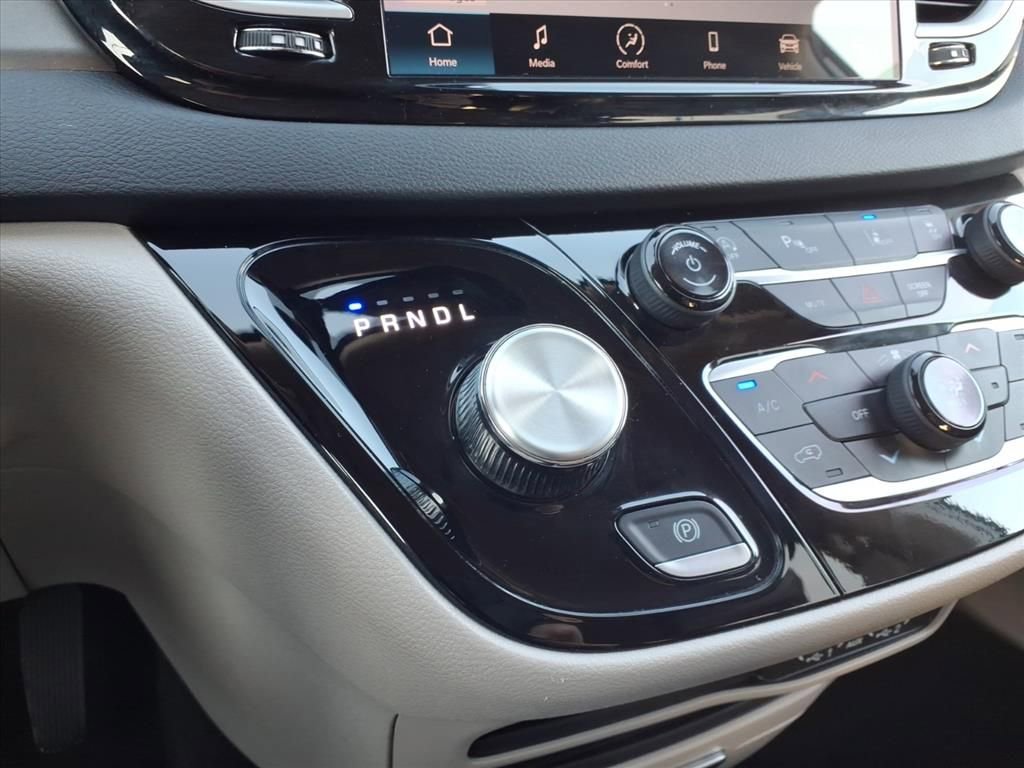 Used 2024 Chrysler Pacifica Touring-L image 31