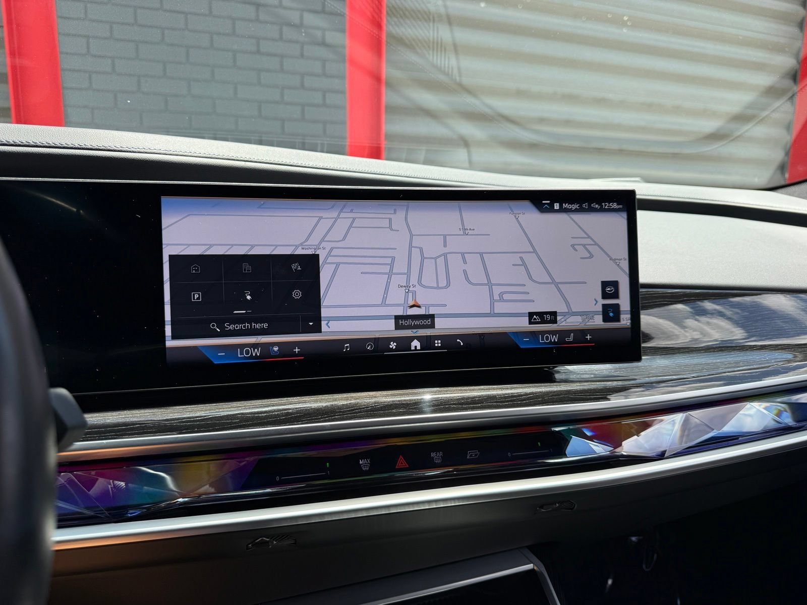 Used 2024 BMW i7 eDrive50 w/ M Sport Package RWD image 42