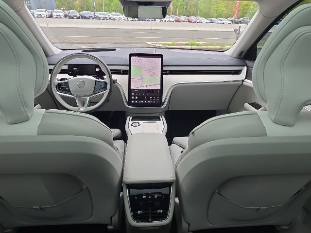 Certified 2025 Volvo EX90 Plus AWD/4WD image 4