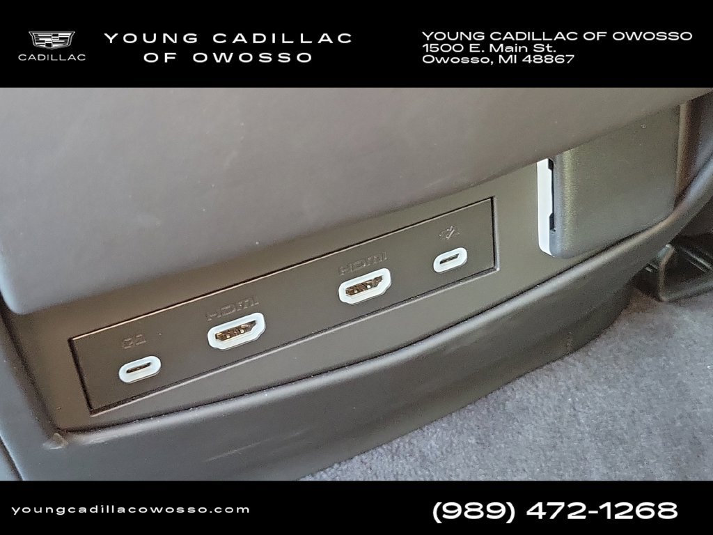 Used 2024 Cadillac Escalade Sport Platinum w/ LPO, ONYX Package AWD/4WD image 34