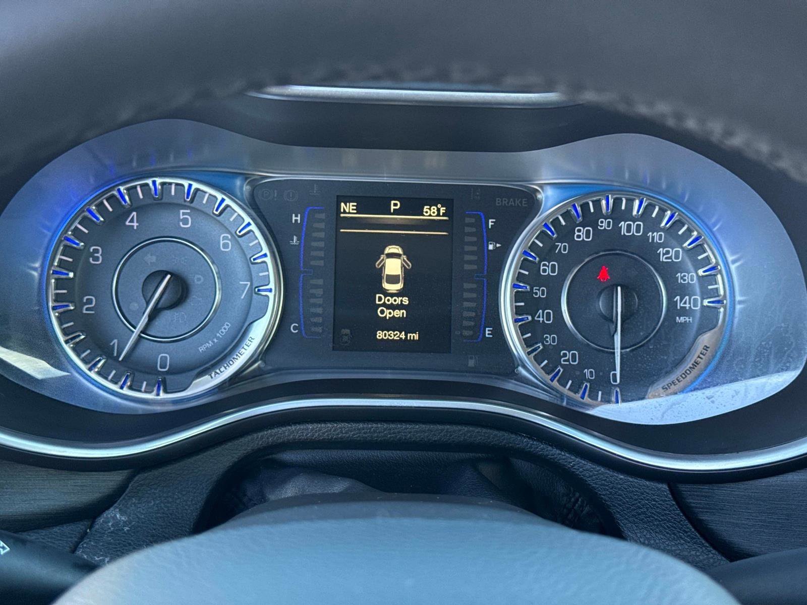 Used 2015 Chrysler 200 Limited w/ Convenience Group image 29