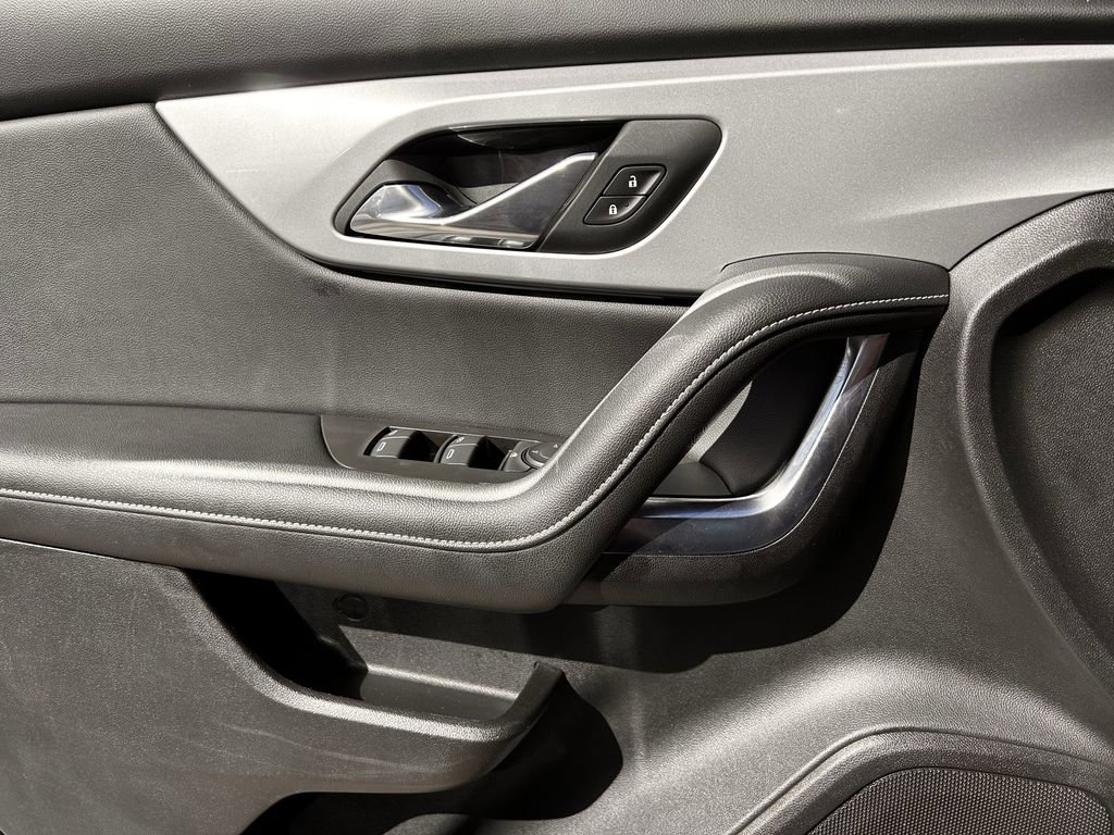 Used 2025 Chevrolet Blazer LT image 24