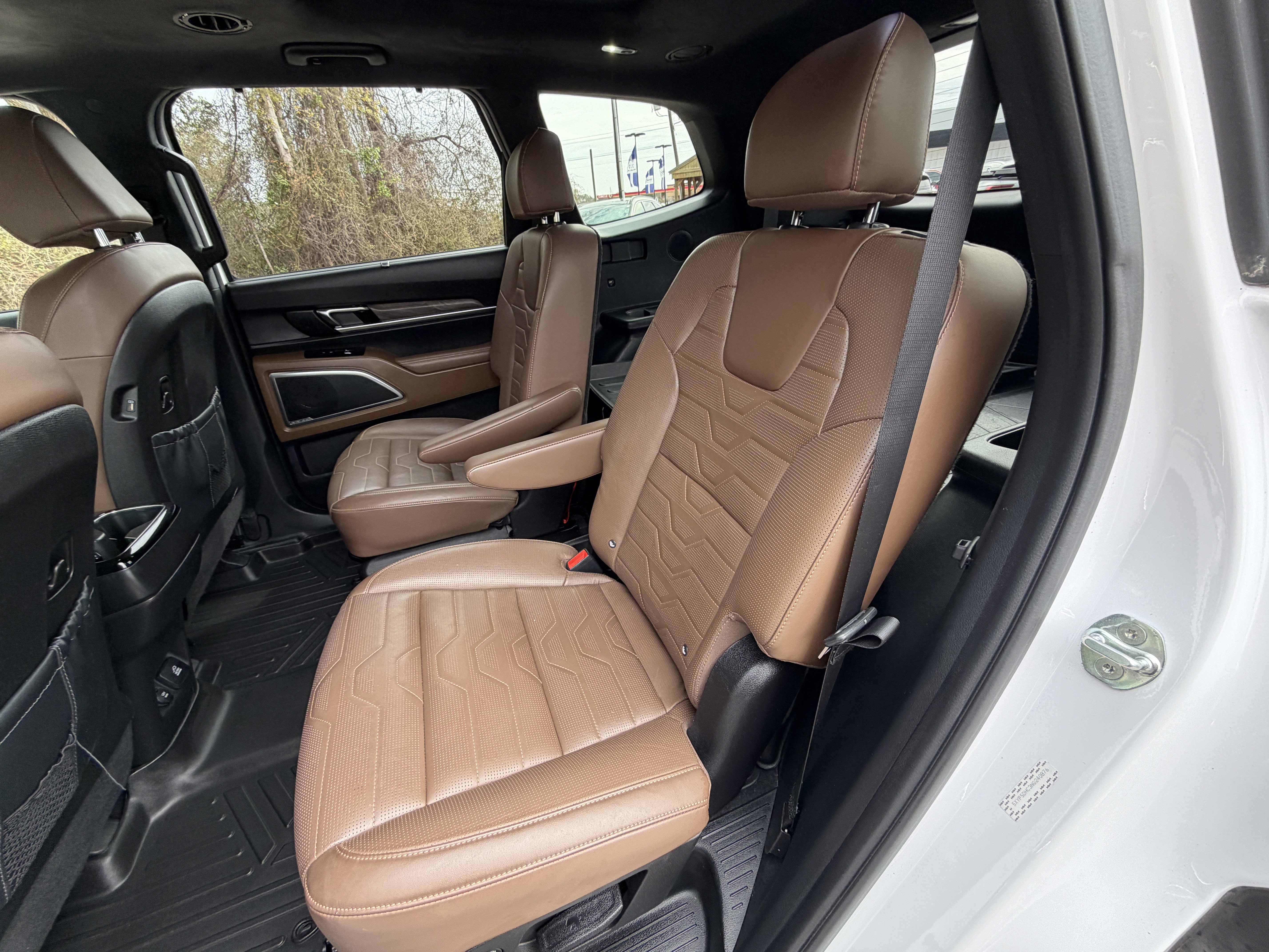 Used 2022 Kia Telluride SX w/ SX Prestige Package AWD/4WD image 17