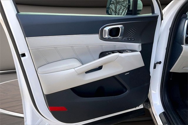 Used 2023 Kia Sorento SX Prestige image 21