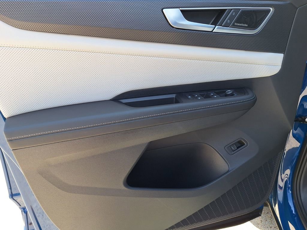 New 2025 Volkswagen Atlas Cross Sport SEL Premium R-Line image 31