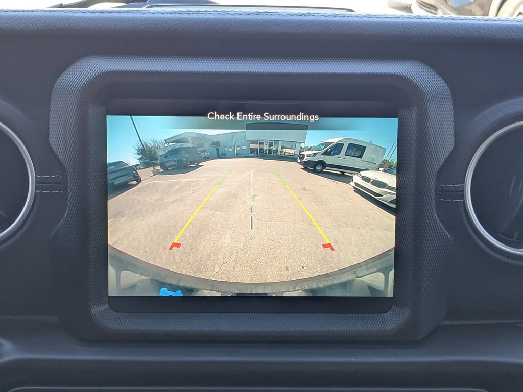 Used 2022 Jeep Wrangler Unlimited Sahara w/ Cold Weather Group image 28