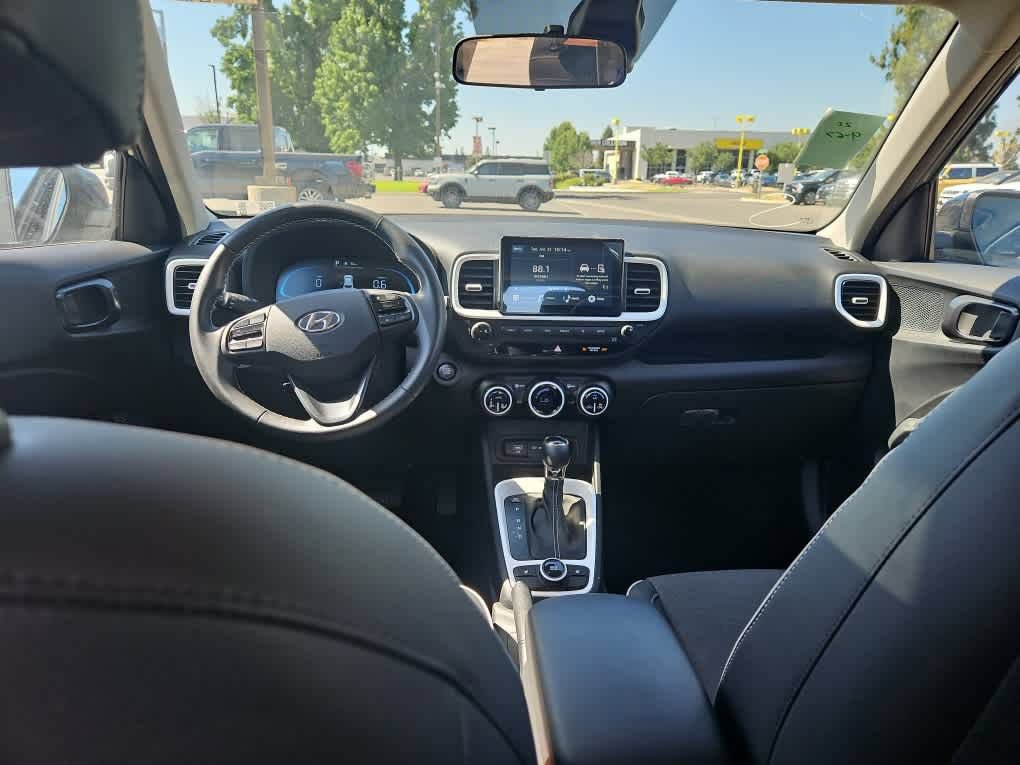 Used 2026 Hyundai Venue SEL FWD image 10
