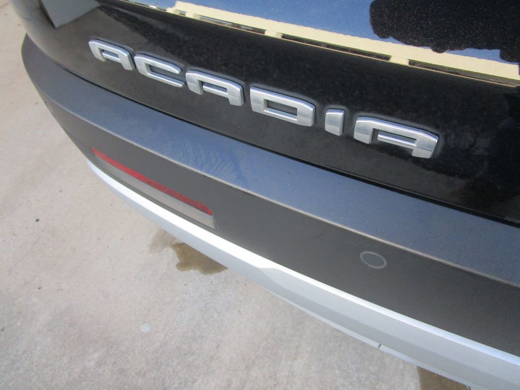 Used 2021 GMC Acadia SLE image 10