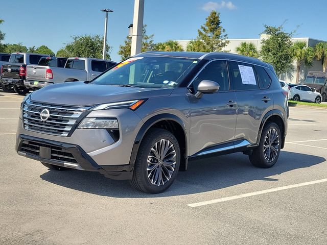 Used 2024 Nissan Rogue Platinum FWD image 3