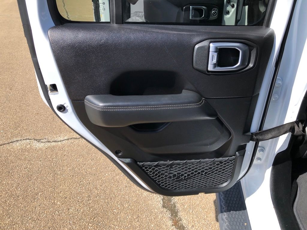 Used 2020 Jeep Wrangler Unlimited Sahara image 9