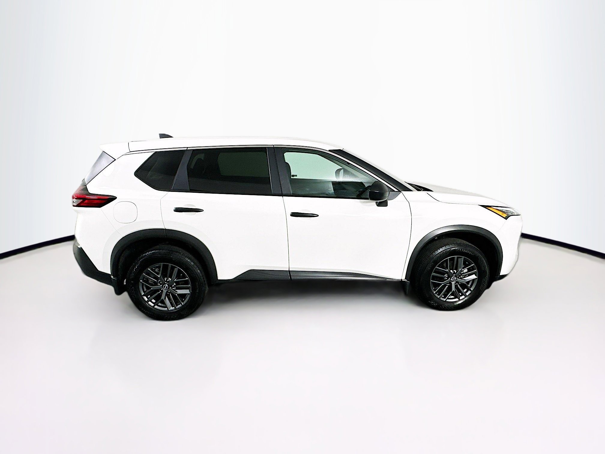 Used 2023 Nissan Rogue S image 10