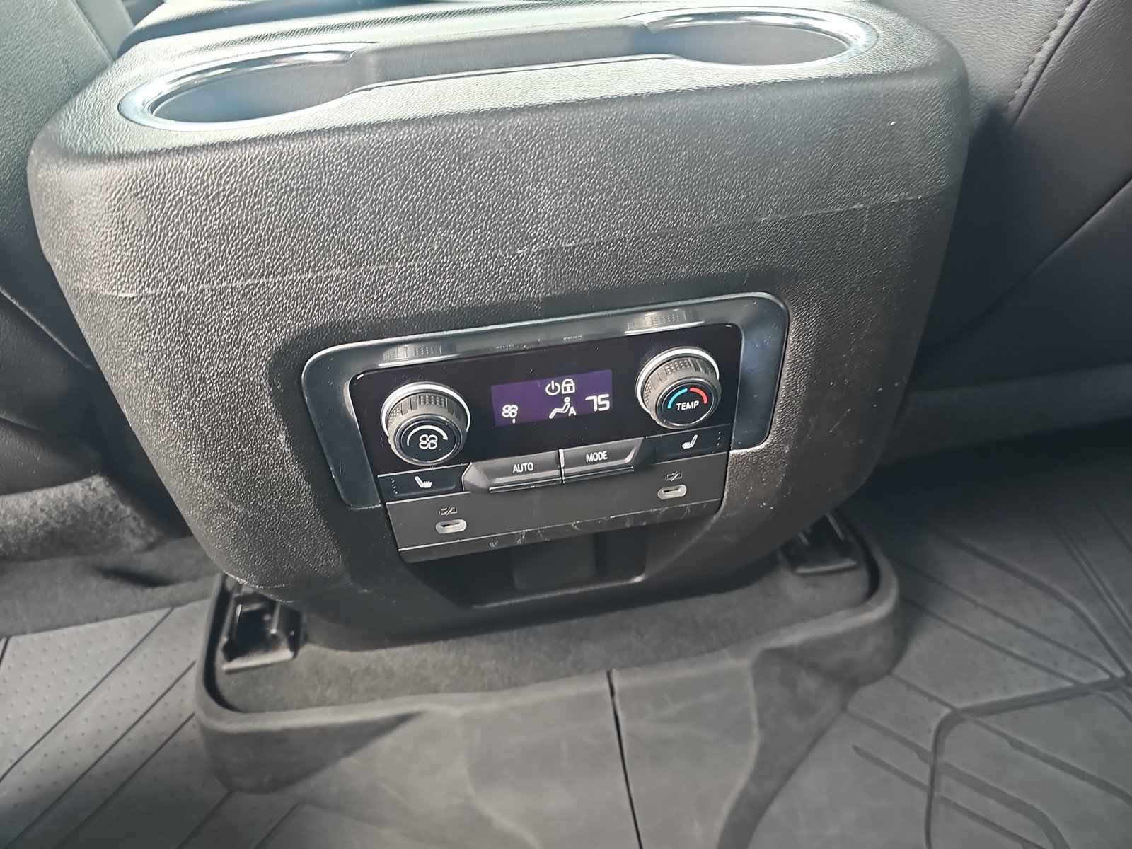 Used 2022 Chevrolet Tahoe Premier AWD/4WD image 29