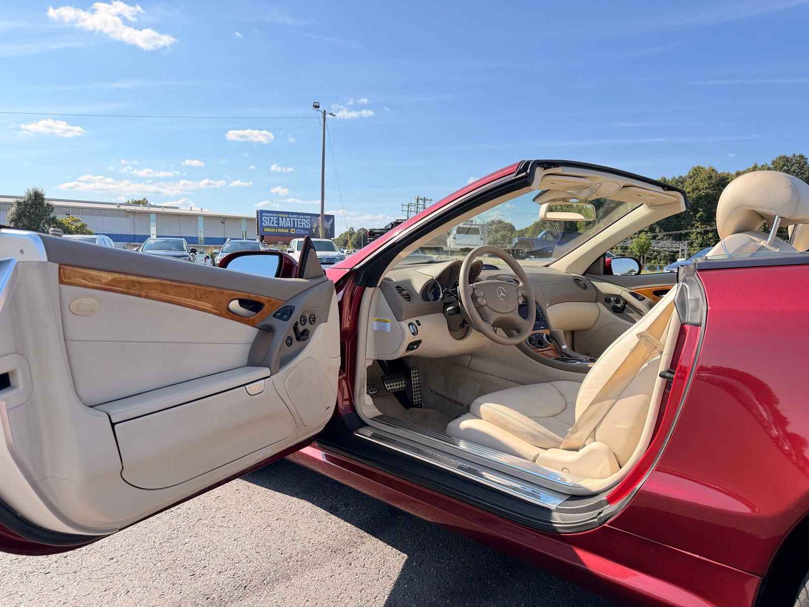 Used 2007 Mercedes-Benz SL 550 image 2