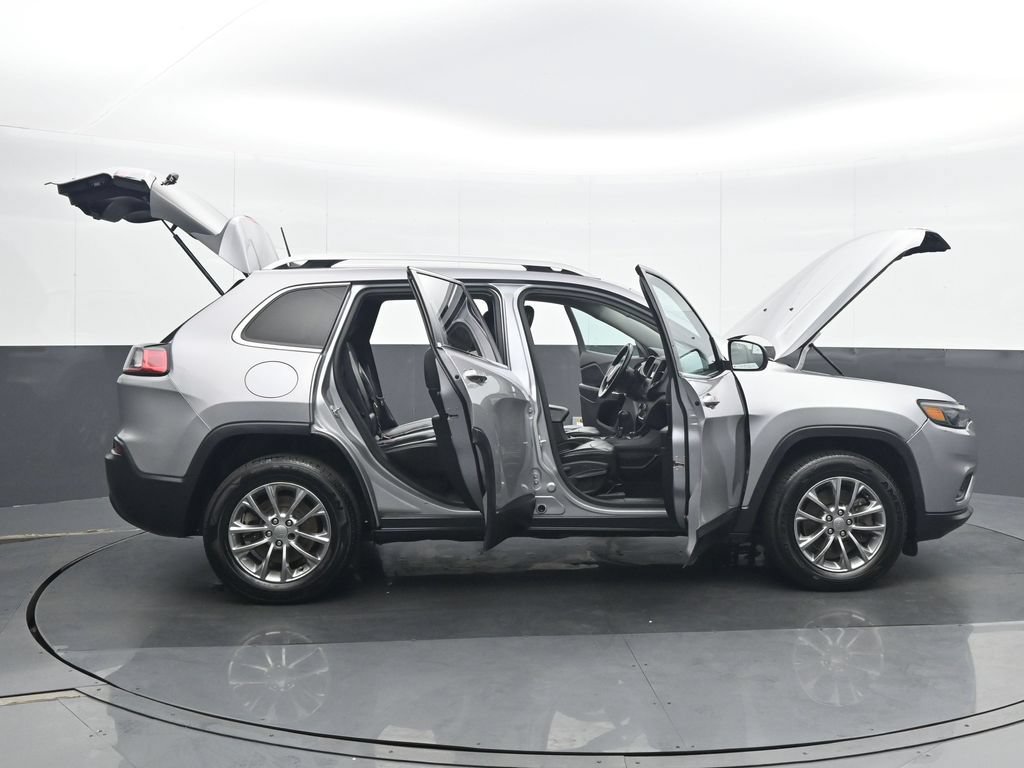 Used 2019 Jeep Cherokee Latitude Plus AWD/4WD image 36
