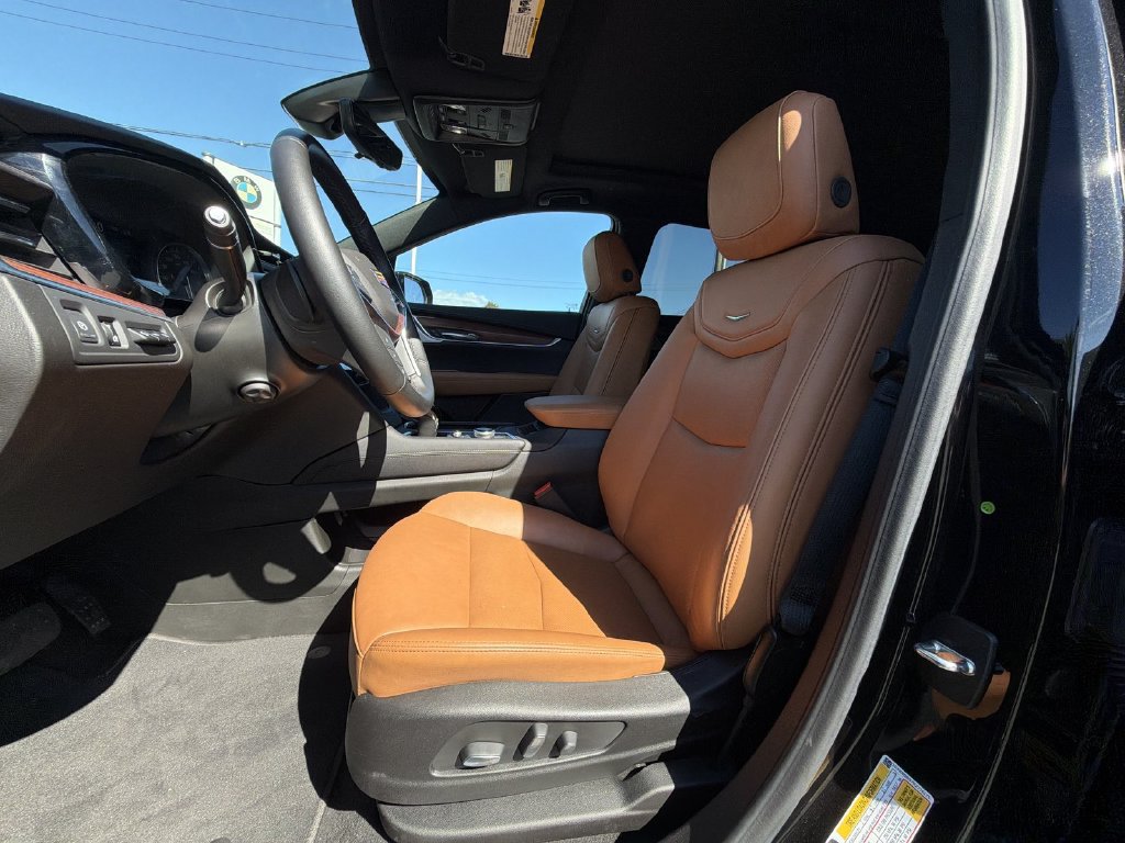 Used 2024 Cadillac XT5 Premium Luxury w/ Technology Package AWD/4WD image 19