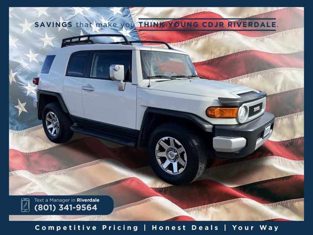 Used 2014 Toyota FJ Cruiser 4WD w/ Upgrade Package image 7